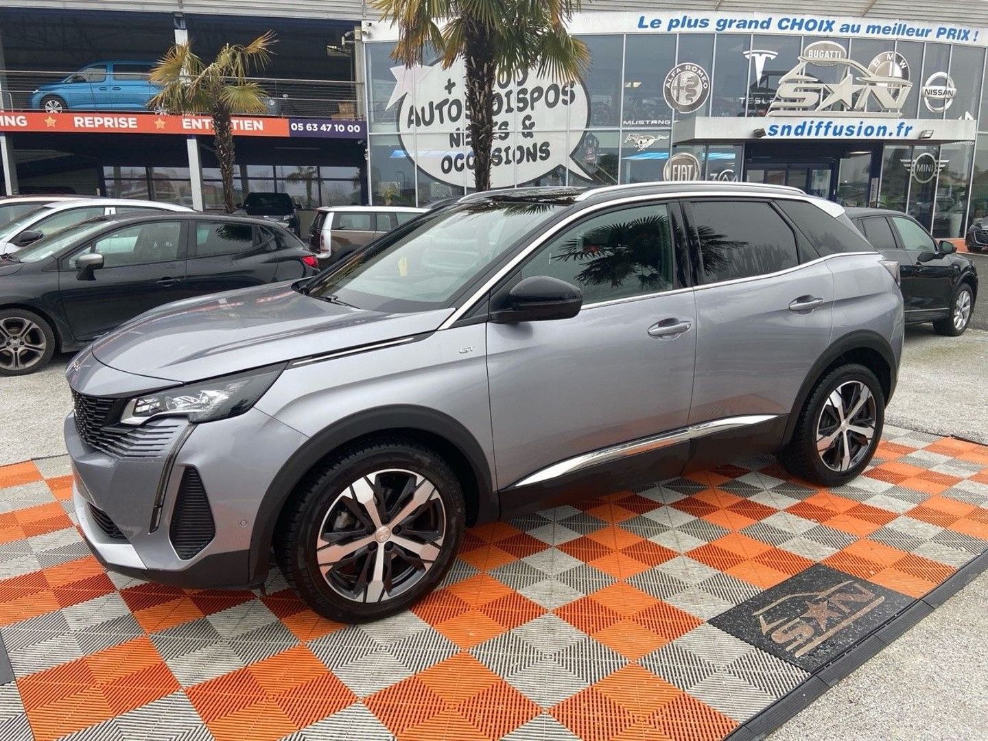 PEUGEOT 3008 BlueHDi 130 EAT8 GT Toit Hayon Grip 1°Main