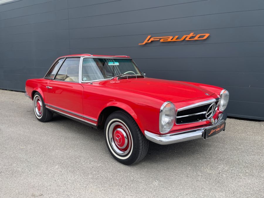 MERCEDES-BENZ PAGODE - 230 SL (1964)