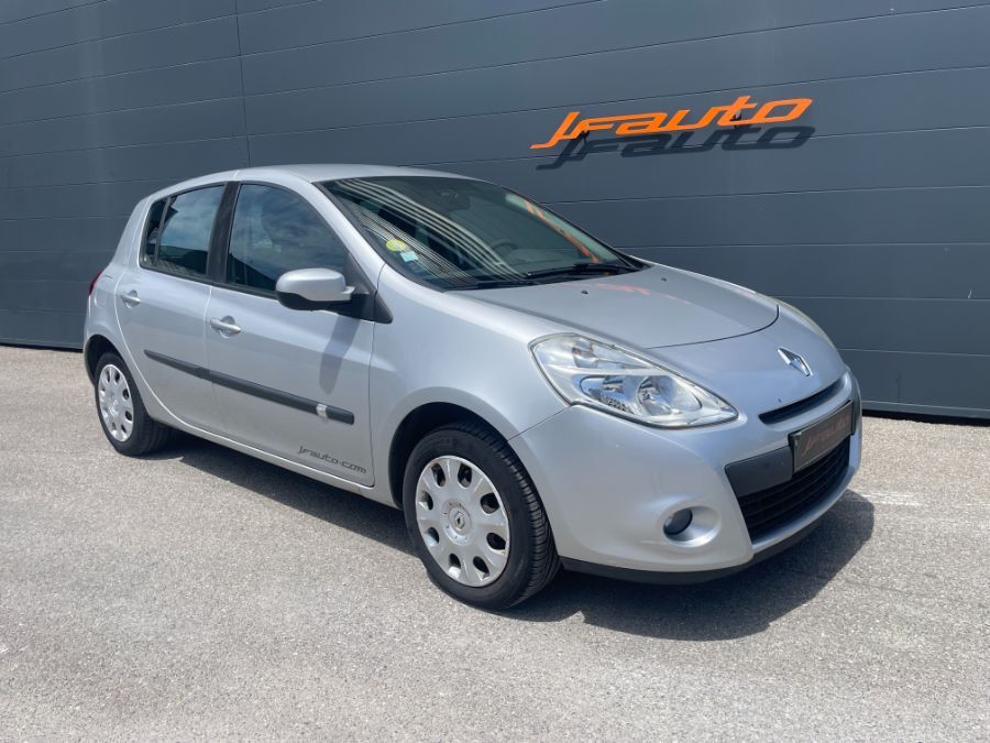 RENAULT CLIO III PHASE 2 - 5P DCI (75CH) ECO2 70CV 5P BVM (2011)
