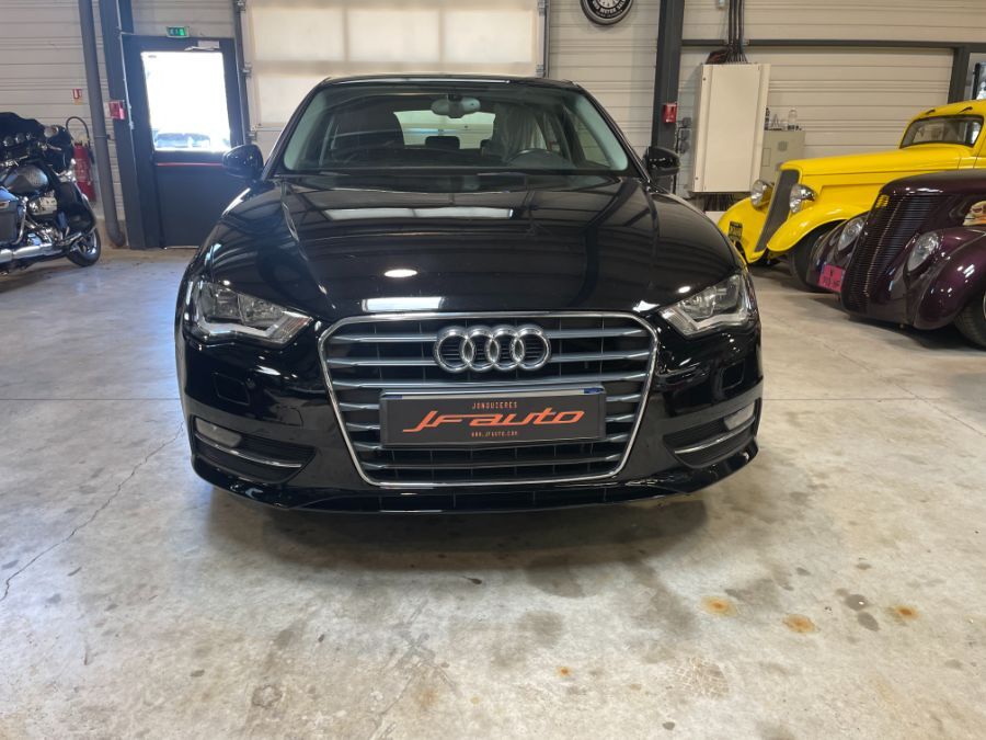 AUDI A3 1.6 tdI 105 cv - 1.6 TDI AMBIENTE 105cv 3P BVM