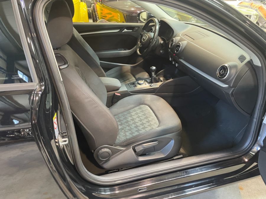 AUDI A3 1.6 tdI 105 cv - 1.6 TDI AMBIENTE 105cv 3P BVM