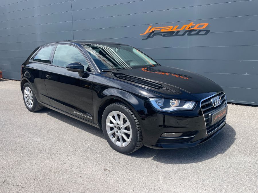 AUDI A3 1.6 tdI 105 cv - 1.6 TDI AMBIENTE 105cv 3P BVM