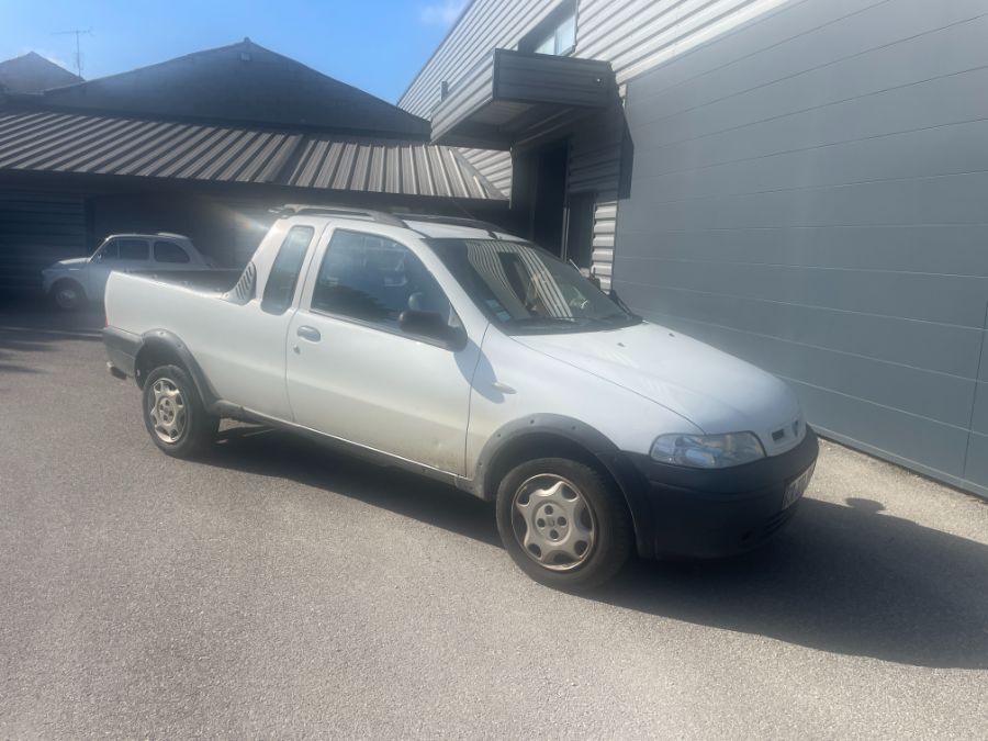FIAT STRADA - 1.3 MJT CABINE APPROFONDIE 85CV PICK-UP 2P BVM (2006)