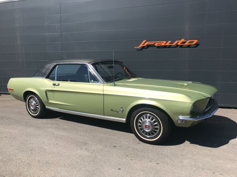 FORD MUSTANG - COUPE V8 TOIT VINYL 19457 Miles d'origine