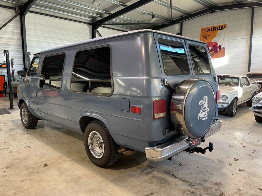 CHEVROLET CHEVY VAN G20 - G20