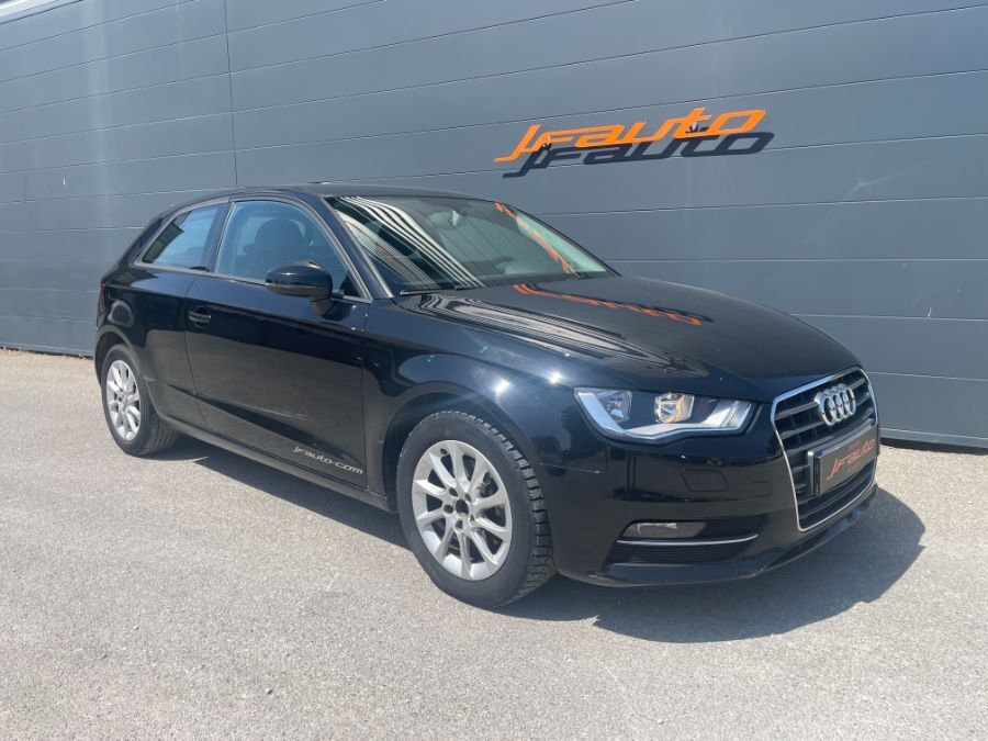 AUDI A3 II (8P) PHASE 2 - 1.6 TDI AMBITION 105cv 3P BVM
