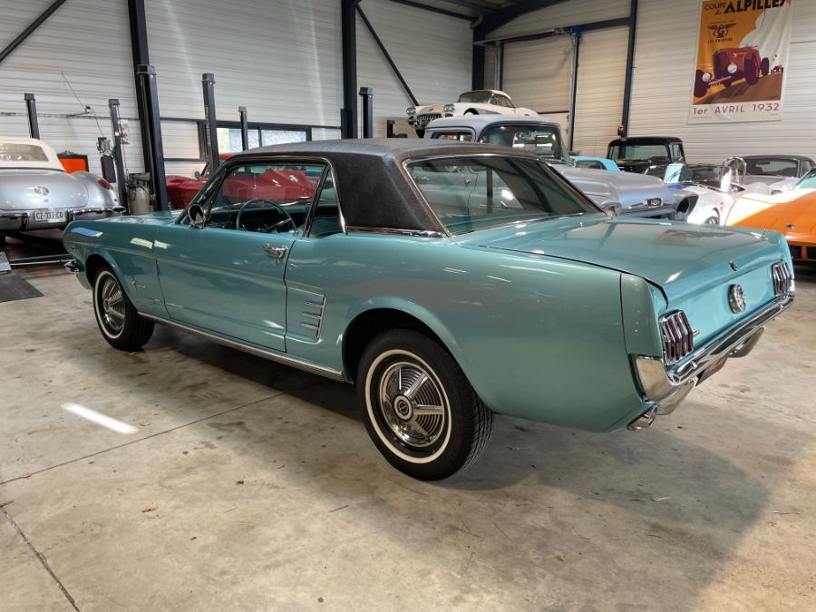 FORD MUSTANG RESTAUREE A NEUF - COUPE 66 V8 BVA RESTAUREE